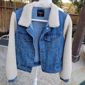 Nwot Angel kiss jean jacket sherpa sleeves , collar M